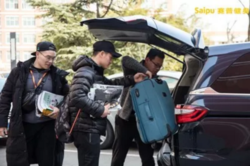 赛普健身专车接送学员