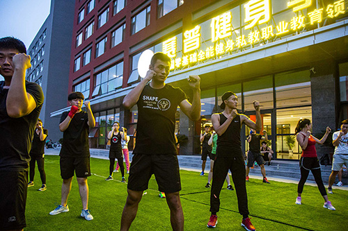 学健身教练培训专业性高吗? 学健身教练培训专业性高吗?