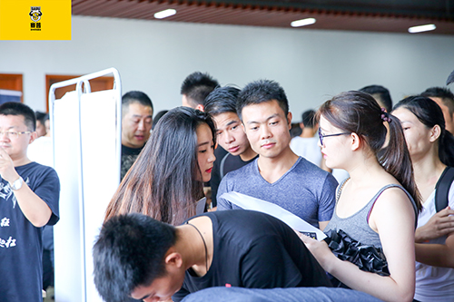 广东健身教练培训哪里好 广东健身教练培训哪里好