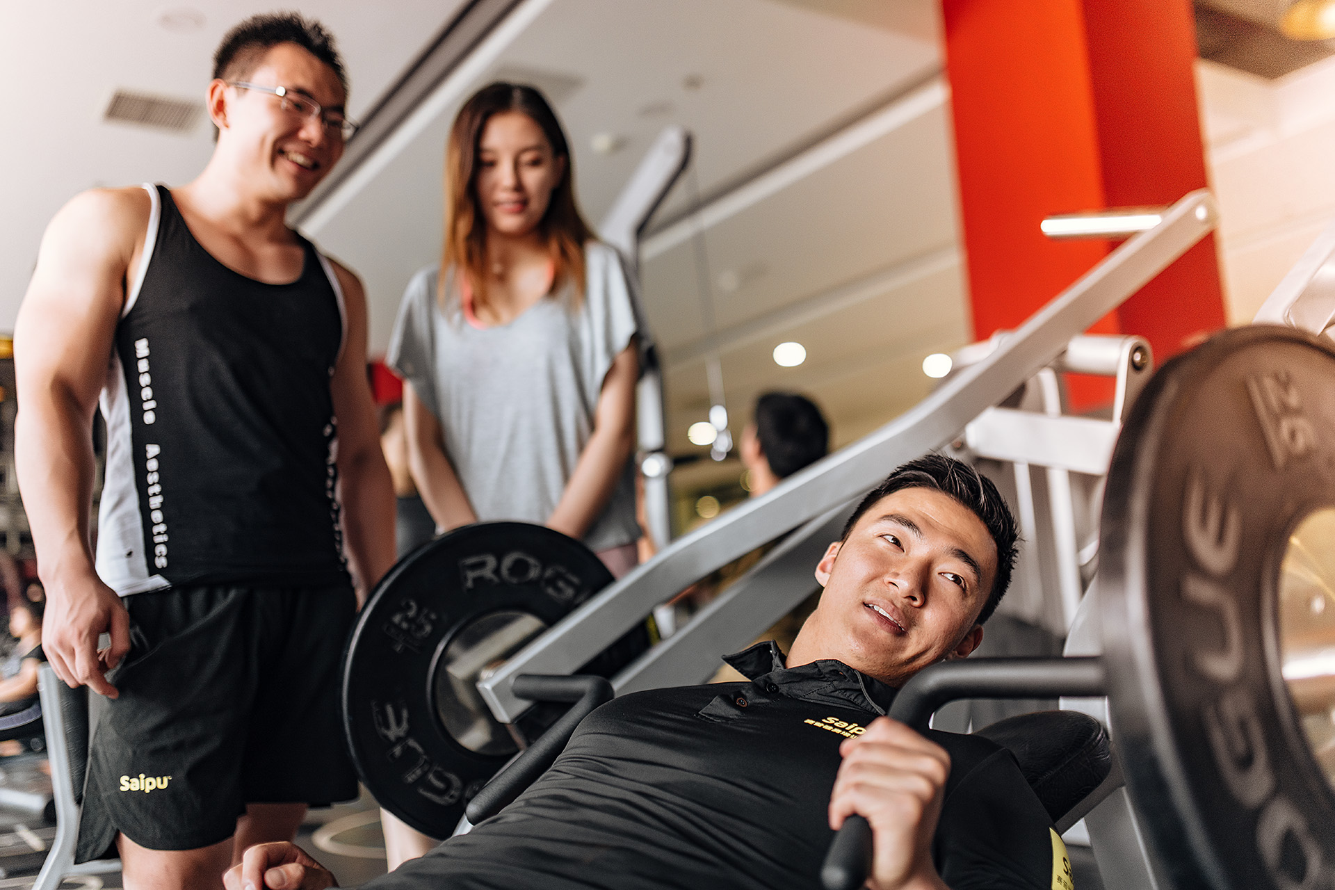 赛普健身教练培训基地导师指导学员