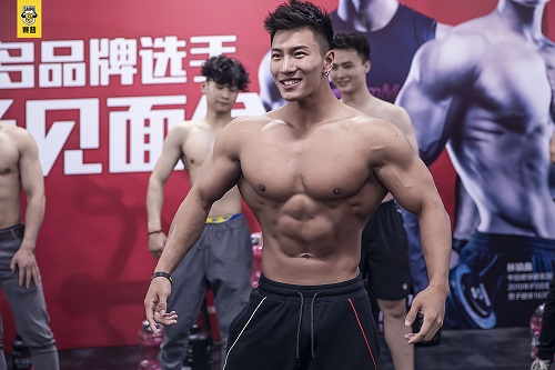 健体冠军晁鹏、林镇曲赛普健身上海分院粉丝福利大放送备赛秘籍 健体冠军晁鹏、林镇曲赛普健身上海分院粉丝福利大放送备赛秘籍