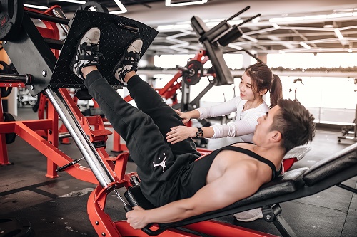 赛普健身学员在训练