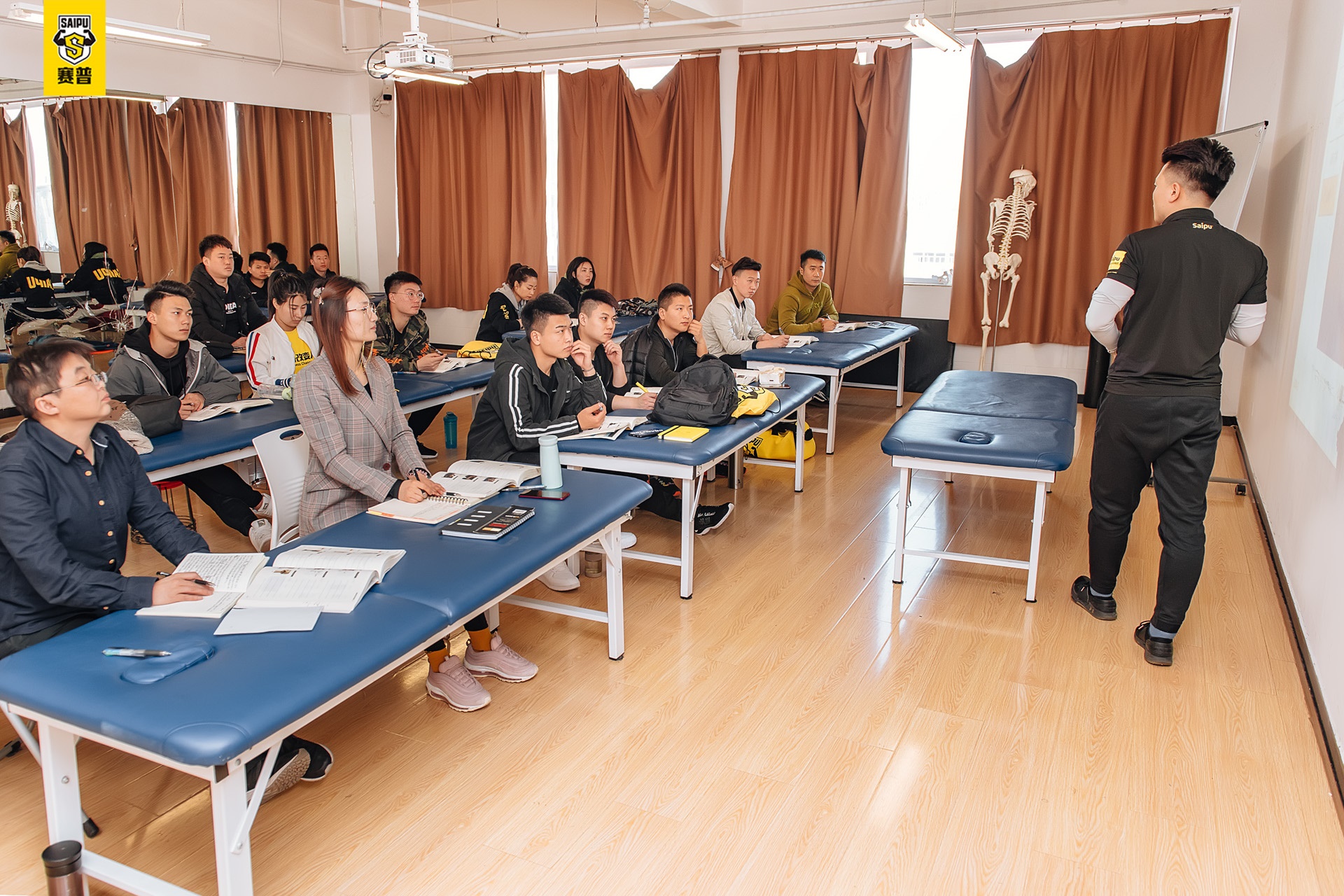 学健身教练考资格证需要什么条件