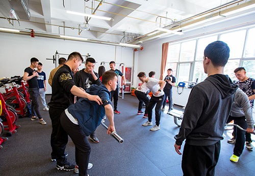 学健身教练考资格证需要什么条件