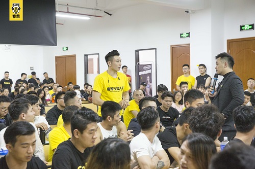 想去国外做健身教练需要什么条件