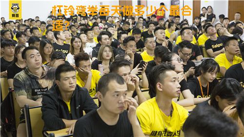 杠铃弯举每天做多少个最合适？