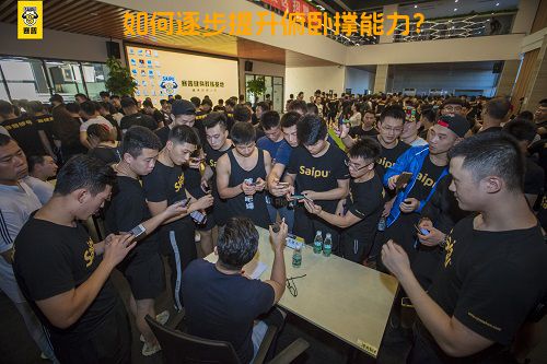 如何逐步提升俯卧撑能力？